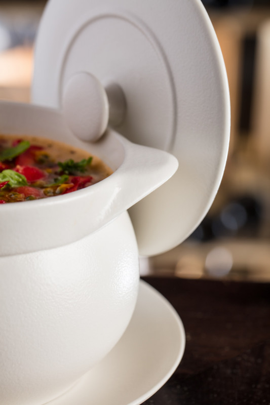 Plat ovale rouge porcelaine vitrifiée 45,3x25 cm Chefs Fusion Rak